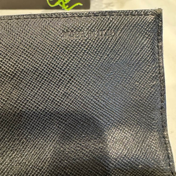Authentic Prada wallet - Picture 7 of 9